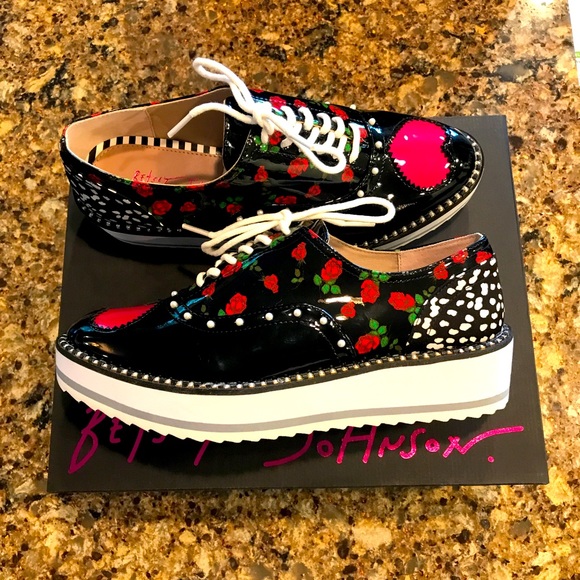 BETSEY JOHNSON Marti Floral Rose Sneakers! - Picture 4 of 10